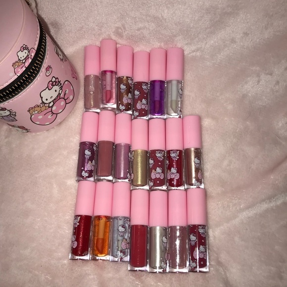 Hello Kitty Matte Shine Glitter 20 Piece LipGloss Pearl Pink Bag New - Picture 2 of 16